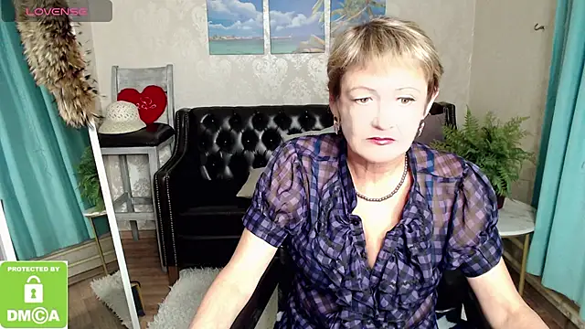Snapshot of SexyGrandma_ chatting on October 2025 03:18:01 PM SexyGrandma online show from October 2025 03:18:01 PM