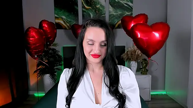 Snapshot of EmiliaBeynard chatting on February 2025 01:29:01 PM EmiliaBeynard online show from February 2025 01:29:01 PM