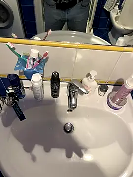 Snapshot of Milleseghe99 chatting on November 2025 01:52:02 AM Milleseghe99 online show from November 2025 01:52:02 AM