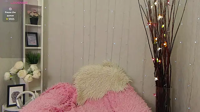 Snapshot of Holygirl_ chatting on March 2025 01:43:01 AM Holygirl online show from March 2025 01:43:01 AM