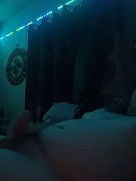 Snapshot of Seanoofss12 chatting on April 2026 04:11:01 AM Seanoofss12 online show from April 2026 04:11:01 AM