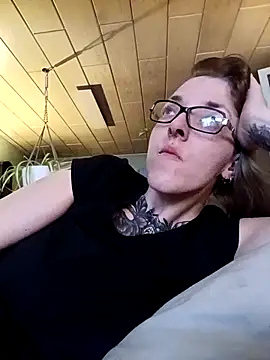 Astrid-Gilbert online show from February 2025 09:42:02 PM