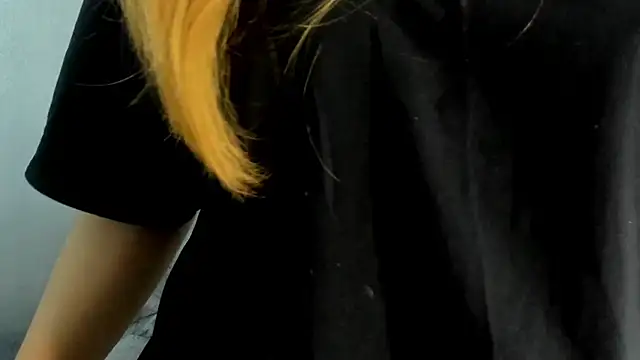 Snapshot of Shanntal_ chatting on October 2025 07:57:02 PM Shanntal online show from October 2025 07:57:02 PM