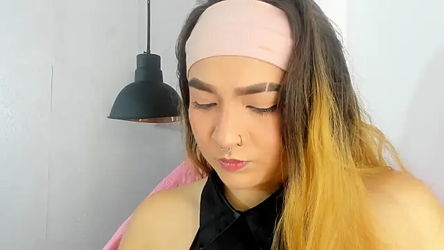 Snapshot of Shanntal_ chatting on October 2025 02:19:01 PM Shanntal online show from October 2025 02:19:01 PM