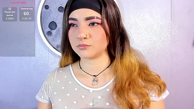 Snapshot of Shanntal_ chatting on December 2025 07:53:01 PM Shanntal online show from December 2025 07:53:01 PM