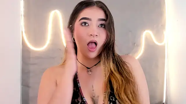 Snapshot of Shanntal_ chatting on February 2026 12:59:02 PM Shanntal online show from February 2026 12:59:02 PM