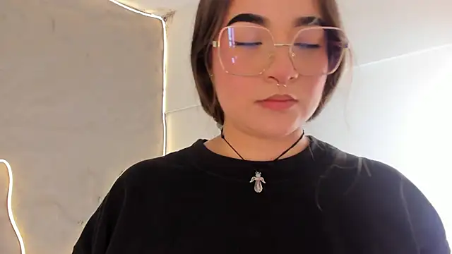 Snapshot of Shanntal_ chatting on February 2026 07:23:01 PM Shanntal online show from February 2026 07:23:01 PM