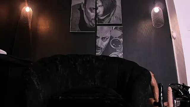 SadieManson  online show from January 2026 03:28:01 PM