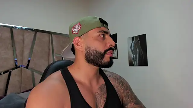 Snapshot of LeandroRusso chatting on February 2025 09:37:02 PM LeandroRusso online show from February 2025 09:37:02 PM