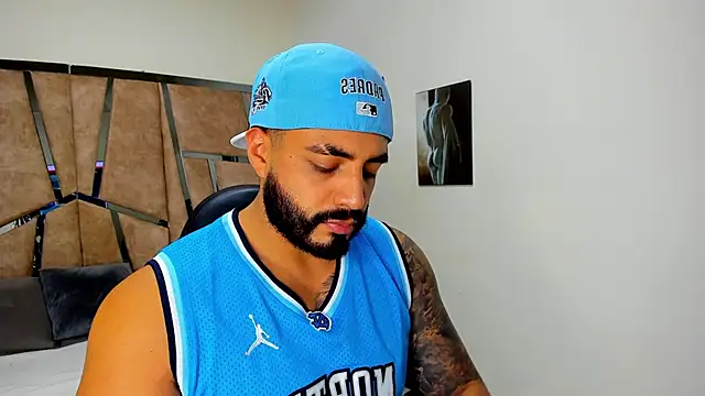 Snapshot of LeandroRusso chatting on March 2025 11:49:01 PM LeandroRusso online show from March 2025 11:49:01 PM