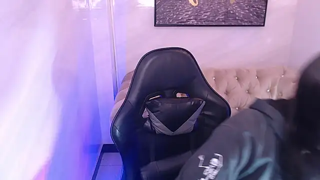 Snapshot of Hela_v chatting on March 2026 12:55:01 PM Hela v online show from March 2026 12:55:01 PM