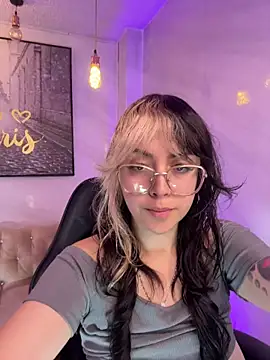 Snapshot of Hela_v chatting on March 2026 01:29:02 PM Hela v online show from March 2026 01:29:02 PM