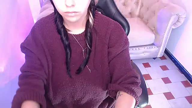 Snapshot of Hela_v chatting on March 2026 01:07:02 PM Hela v online show from March 2026 01:07:02 PM