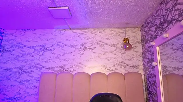 Snapshot of Hela_v chatting on March 2026 12:10:01 PM Hela v online show from March 2026 12:10:01 PM