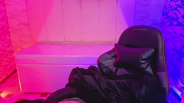 Snapshot of Hela_v chatting on March 2026 12:55:02 PM Hela v online show from March 2026 12:55:02 PM