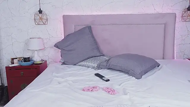 MillaBlis online show from March 2025 11:11:01 PM