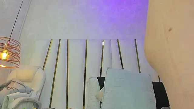 violet gray  online show from March 2026 11:03:01 AM