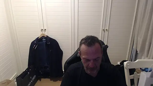 Snapshot of Dimitrios30 chatting on February 2026 06:07:01 PM Dimitrios30 online show from February 2026 06:07:01 PM