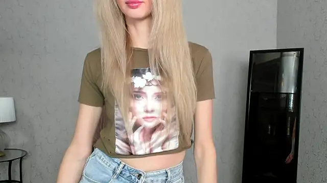 Snapshot of skinnyladyy chatting on February 2025 02:04:02 AM skinnyladyy online show from February 2025 02:04:02 AM