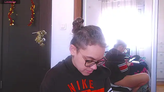 Snapshot of Ju-Hot chatting on February 2025 01:39:02 PM Ju-Hot online show from February 2025 01:39:02 PM