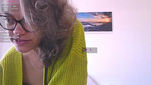 Snapshot of Ju-Hot chatting on March 2025 03:08:02 PM Ju-Hot online show from March 2025 03:08:02 PM