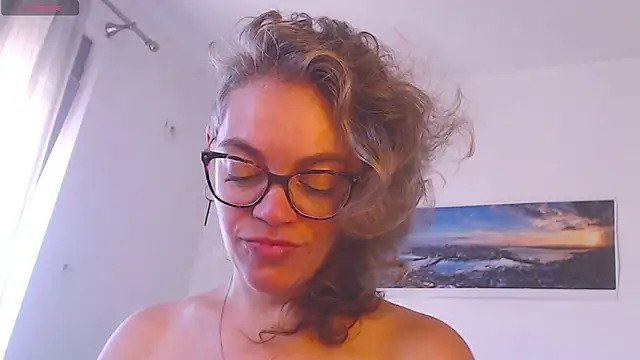 Snapshot of Ju-Hot chatting on September 2025 02:28:01 PM Ju-Hot online show from September 2025 02:28:01 PM