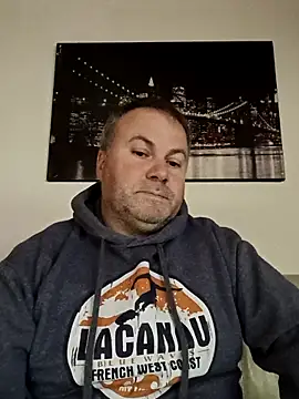 Snapshot of Pourleplasirs chatting on November 2025 09:36:02 PM Pourleplasirs online show from November 2025 09:36:02 PM