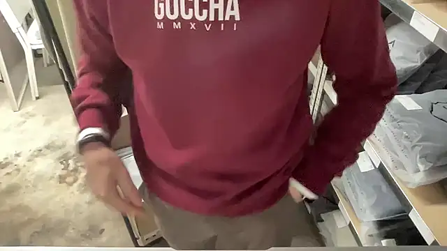 Snapshot of bullyboyy chatting on November 2025 07:36:02 PM bullyboyy online show from November 2025 07:36:02 PM