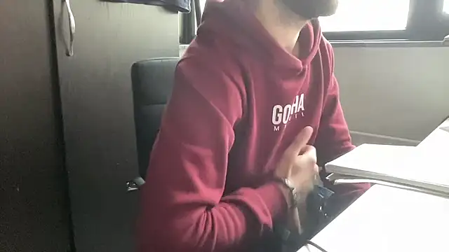 Snapshot of bullyboyy chatting on December 2025 02:00:01 PM bullyboyy online show from December 2025 02:00:01 PM