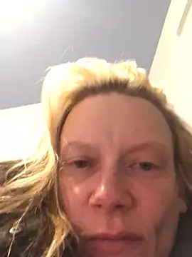 Snapshot of blondey206 chatting on February 2025 02:26:01 AM blondey206 online show from February 2025 02:26:01 AM