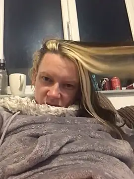 Snapshot of blondey206 chatting on February 2025 03:50:02 AM blondey206 online show from February 2025 03:50:02 AM