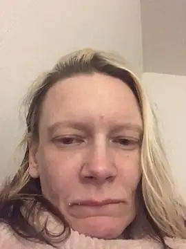 Snapshot of blondey206 chatting on March 2025 04:06:01 AM blondey206 online show from March 2025 04:06:01 AM