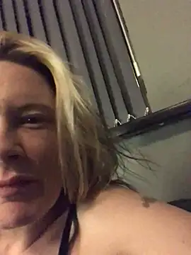 Snapshot of blondey206 chatting on March 2025 11:05:01 PM blondey206 online show from March 2025 11:05:01 PM