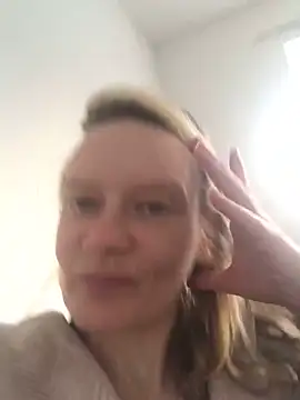 Snapshot of blondey206 chatting on March 2025 05:18:02 PM blondey206 online show from March 2025 05:18:02 PM