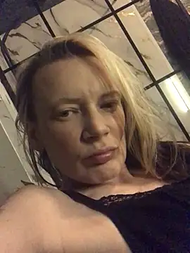 Snapshot of blondey206 chatting on March 2025 09:45:02 PM blondey206 online show from March 2025 09:45:02 PM