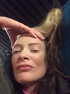 Snapshot of blondey206 chatting on March 2025 09:26:02 PM blondey206 online show from March 2025 09:26:02 PM