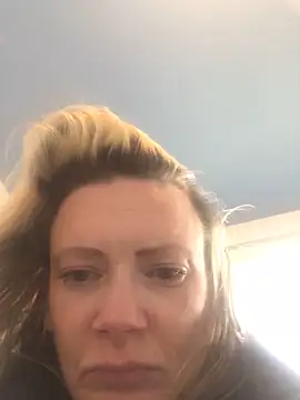 Snapshot of blondey206 chatting on March 2025 08:40:01 AM blondey206 online show from March 2025 08:40:01 AM