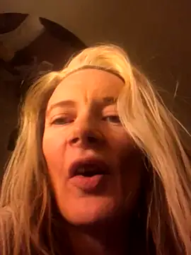 Snapshot of blondey206 chatting on January 2026 12:24:01 AM blondey206 online show from January 2026 12:24:01 AM