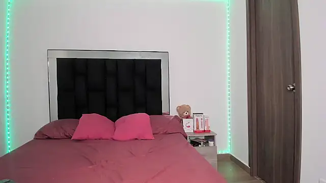 victoriacolin online show from March 2025 12:11:02 PM