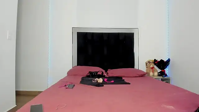 Snapshot of victoriacolin chatting on February 2026 11:58:01 AM victoriacolin online show from February 2026 11:58:01 AM