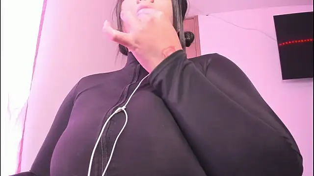 Snapshot of ImamDahian chatting on February 2025 09:37:02 PM ImamDahian online show from February 2025 09:37:02 PM