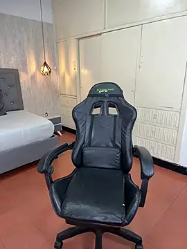 Snapshot of Hadley_ chatting on January 2025 03:47:01 AM Hadley online show from January 2025 03:47:01 AM