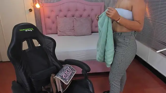 Snapshot of Hadley_ chatting on January 2025 09:59:01 AM Hadley online show from January 2025 09:59:01 AM