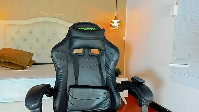 Snapshot of Hadley_ chatting on September 2025 03:19:01 AM Hadley online show from September 2025 03:19:01 AM