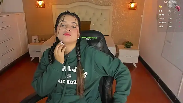 Snapshot of Hadley_ chatting on October 2025 03:06:02 AM Hadley online show from October 2025 03:06:02 AM