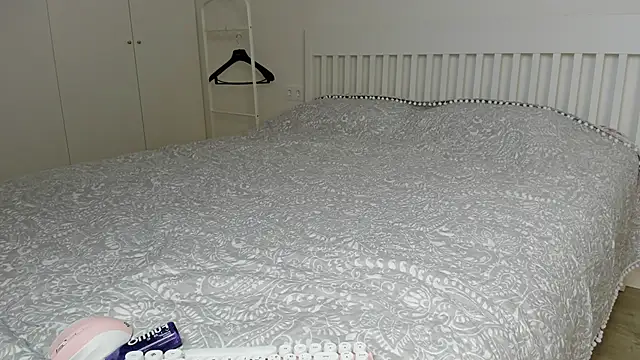 Snapshot of Hustle_Babyy chatting on February 2025 06:11:02 PM Hustle Babyy online show from February 2025 06:11:02 PM