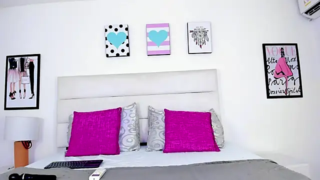 BrielaDiCaprio online show from October 2025 07:58:01 PM