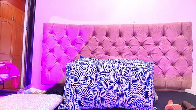 Snapshot of sharlott_miller chatting on February 2025 12:14:02 PM sharlott miller online show from February 2025 12:14:02 PM