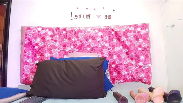 Snapshot of sharlott_miller chatting on February 2025 11:54:01 AM sharlott miller online show from February 2025 11:54:01 AM