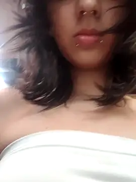 Maiden-Hot online show from March 2025 07:53:02 PM